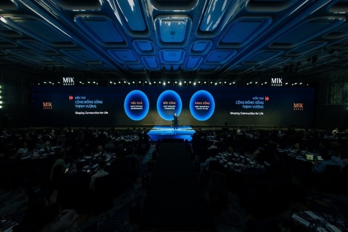 Đại diện doanh nghiệp chia sẻ 3 yếu tố tạo nền tảng phát triển dự án. Ảnh: MIK Group