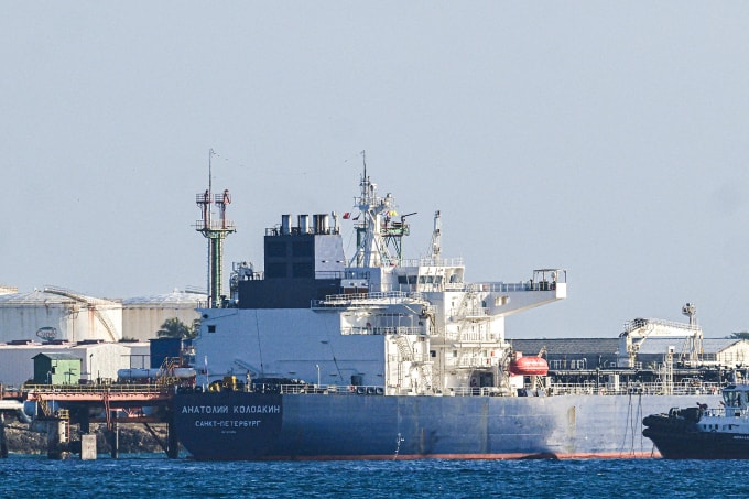 Tàu dầu Nga Anatoly Kolodkin cập cảng Matanzas, tây bắc Cuba ngày 31/3. Ảnh: AFP