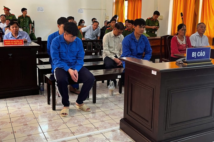 Phiên tòa xét xử nhóm cán bộ quản giáo, chiến sĩ nghĩa vụ hôm 30/3. Ảnh: Dương Đông