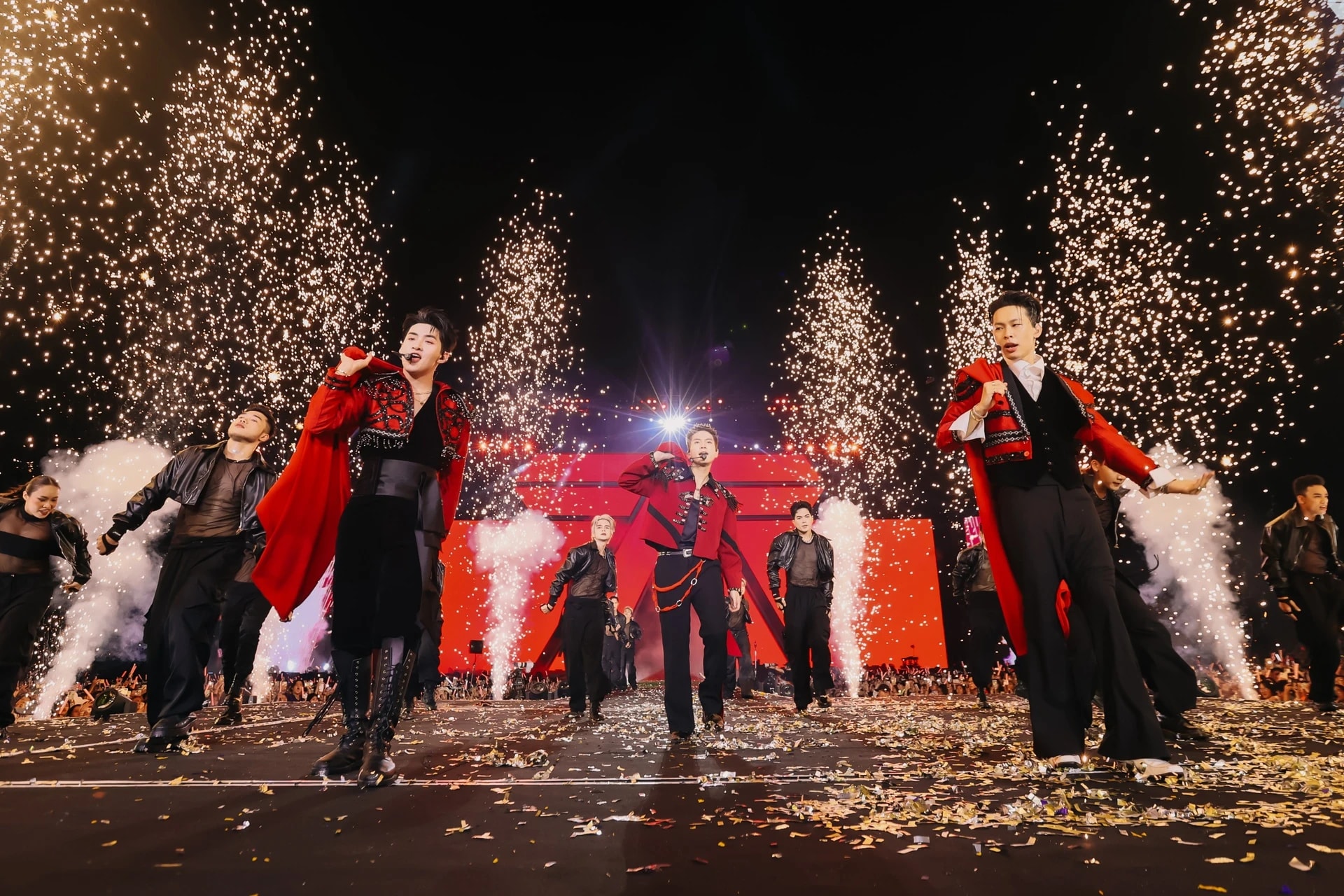 Anh trai 'say hi' ảnh 1 Anh trai 'say hi' anh 1