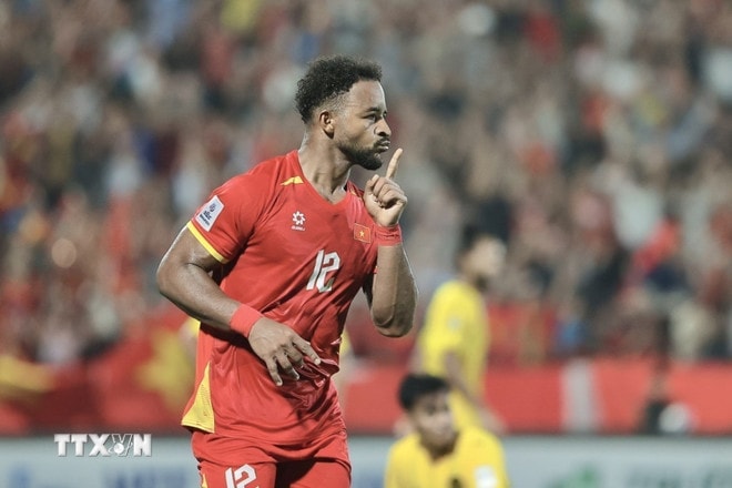 Xuân Son lập cú đúp giúp tuyển Việt Nam đánh bại Malaysia- Ảnh 2. Xuân Son lập cú đúp giúp tuyển Việt Nam đánh bại Malaysia- Ảnh 2.