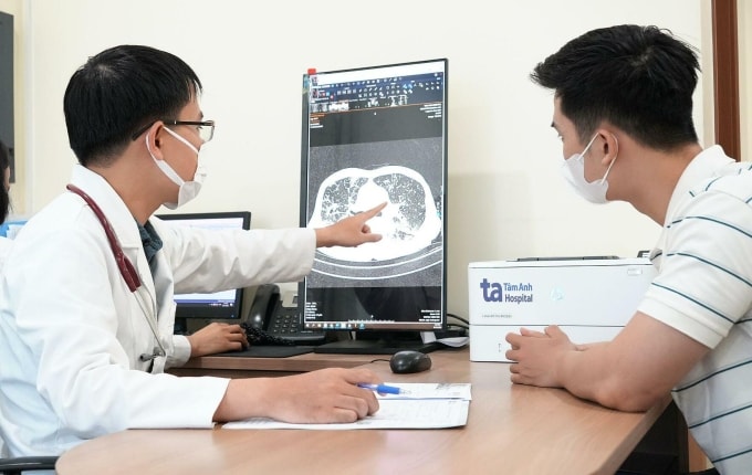 Bác sĩ Đô thăm khám cho người bệnh. Ảnh minh họa: Bệnh viện Đa khoa Tâm Anh Hà Nội