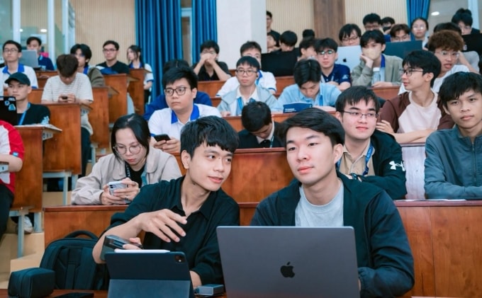 Sinh viên trường Đại học Công nghệ Thông tin tham gia tọa đàm nhân lực ngành game, ngày 2/4. Ảnh: UIT