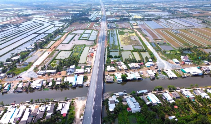 Cao tốc Hậu Giang - Cà Mau, đoạn đi qua tỉnh Cà Mau. Ảnh: Huy Phong