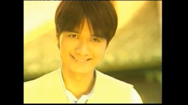 Cổ Cự Cơ hát 'Nhớ anh'