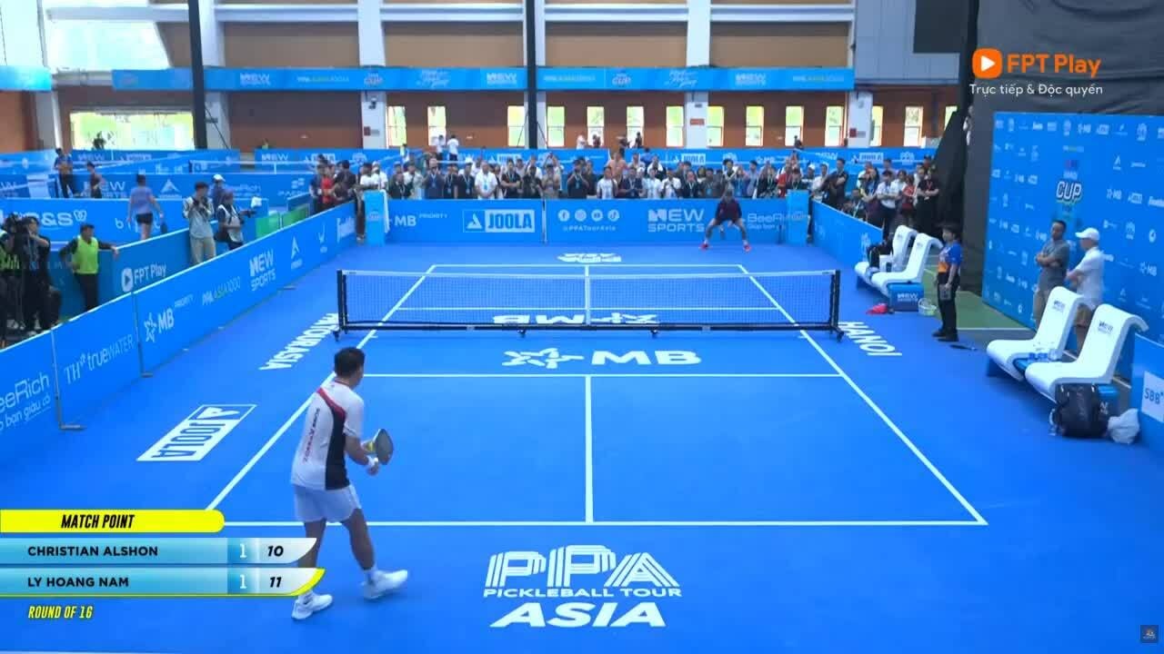 Lý Hoàng Nam thắng tranh cãi số 4 thế giới ở PPA Tour Hà Nội