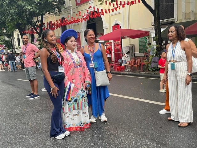 Việt Nam lọt top điểm đến an toàn nhất cho phụ nữ du lịch một mình - Ảnh 2.