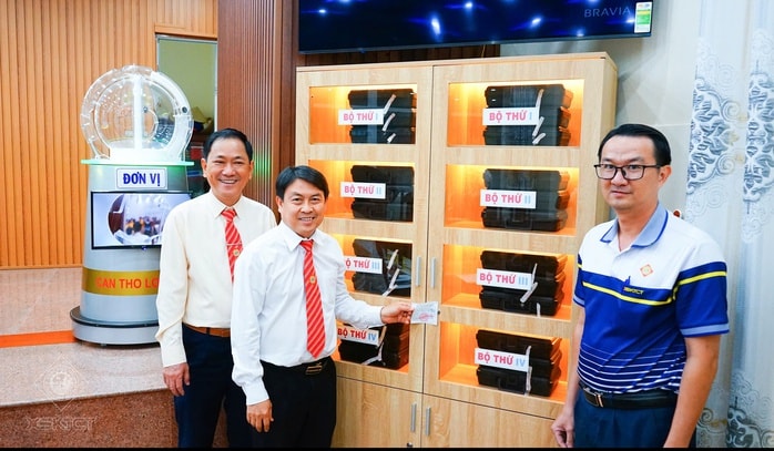 Kiểm tra banh xổ số Cần Thơ: Đảm bảo tính minh bạch trong kinh doanh xổ số 2026 - Ảnh 4. Kiểm tra banh xổ số Cần Thơ: Đảm bảo tính minh bạch trong kinh doanh xổ số 2026 - Ảnh 4.