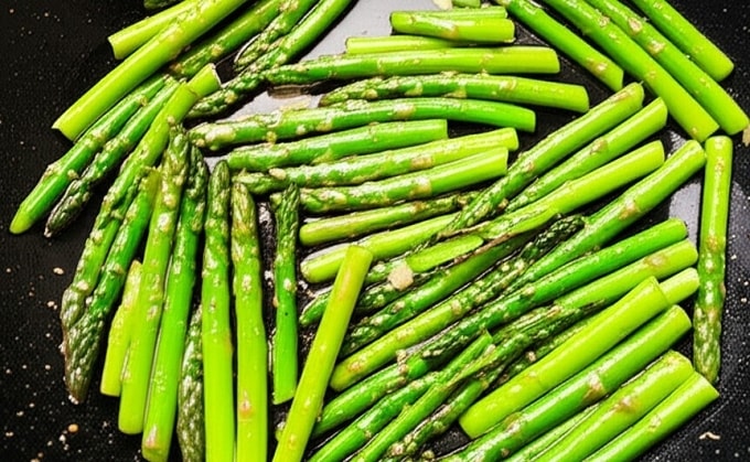 Măng tây giàu chất dinh dưỡng và chất xơ hòa tan. Ảnh: Ngọc Linh