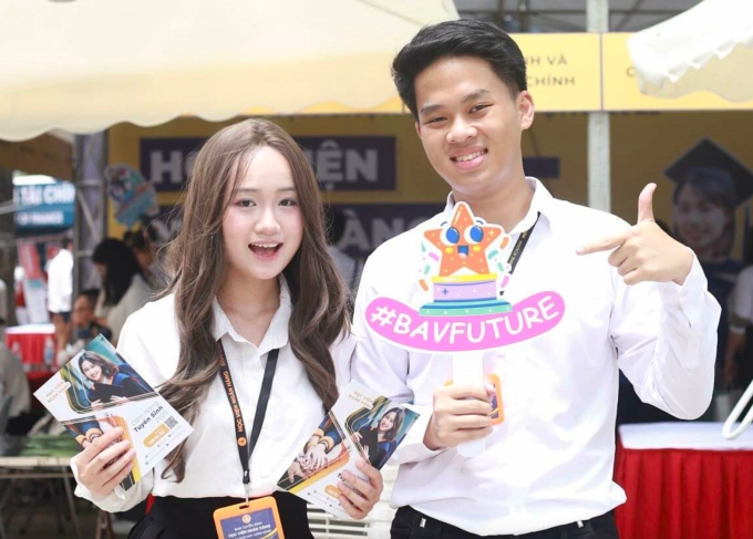 Đại diện Học viện Ngân hàng trong ngày hội tư vấn lựa chọn nguyện vọng năm 2025. Ảnh: Học viện Ngân hàng