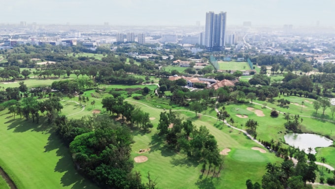 The Emerald Golf View sở hữu tầm nhìn sân golf ngay gần kề. Ảnh: Houze