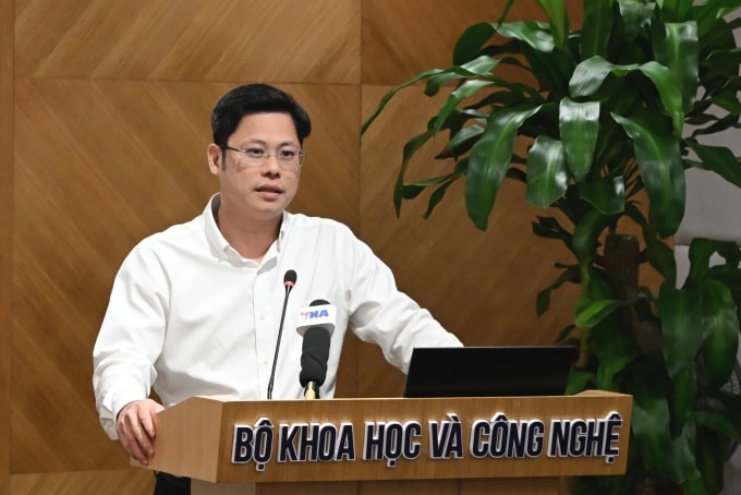 Phó vụ trưởng Khoa học kỹ thuật và công nghệ Hoàng Anh Tú, tại họp báo thường kỳ Bộ Khoa học và Công nghệ. Ảnh: Trọng Đạt