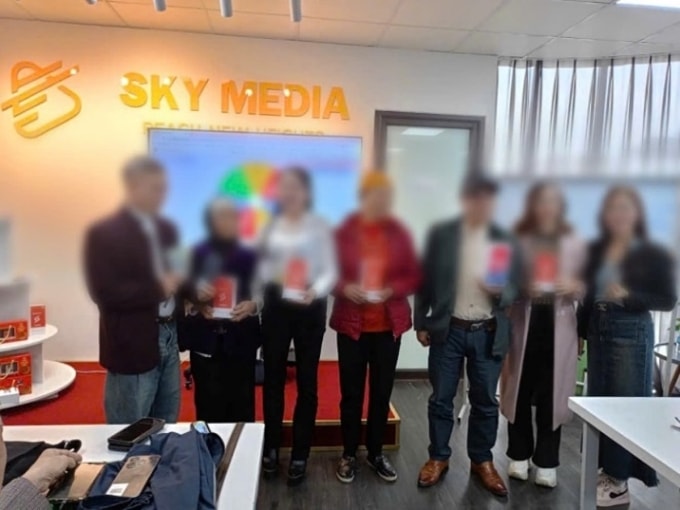 Một buổi hội thảo giới thiệu sản phẩm của Sky Media có nhiều người già tham gia. Ảnh: Công an cung cấp