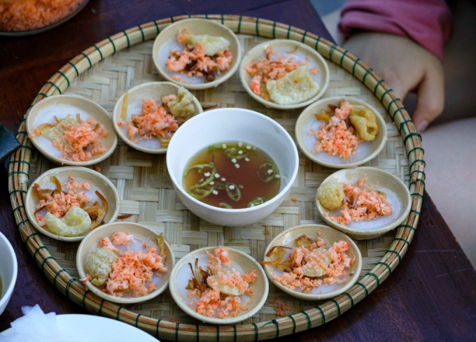 Một phần bánh bèo thường gồm 8-10 chén nhỏ. Ảnh: Nguyễn Phong