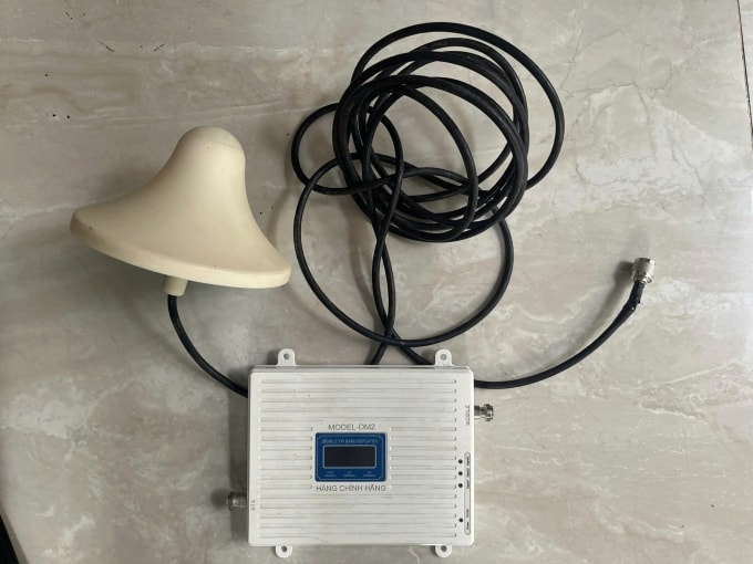 Thiết bị kích sóng di động trái phép được thu giữ tại một hộ gia đình. Ảnh: Cục Tần số vô tuyến điện