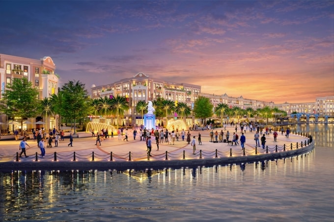 Phố thương mại gần quảng trường, thuận tiện đón nguồn khách. Ảnh: Vinhomes