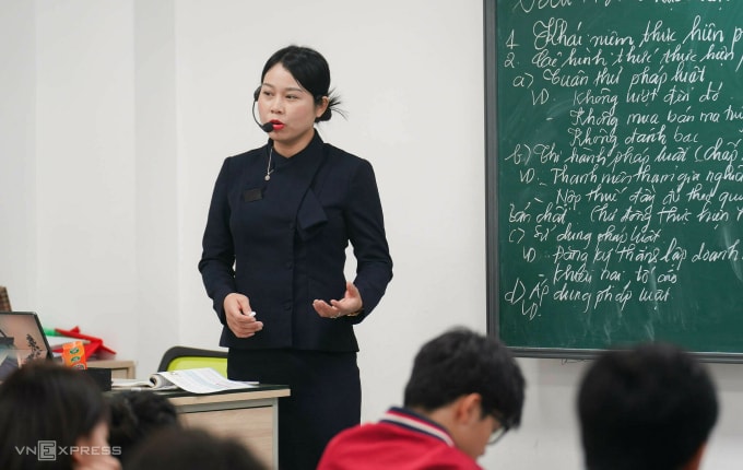 Giáo viên trường THPT Đỗ Mười, Hà Nội, tháng 2/2026. Ảnh: Hoàng Giang