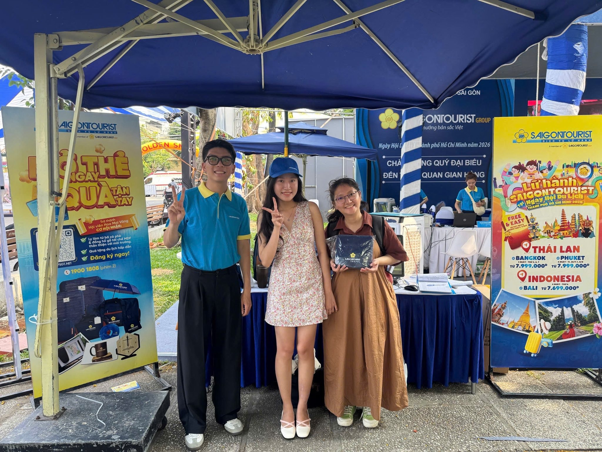 Người dân nhộn nhịp đi săn tour du lịch ưu đãi dịp 30-4 tại ngày hội ở TPHCM - Ảnh 6.