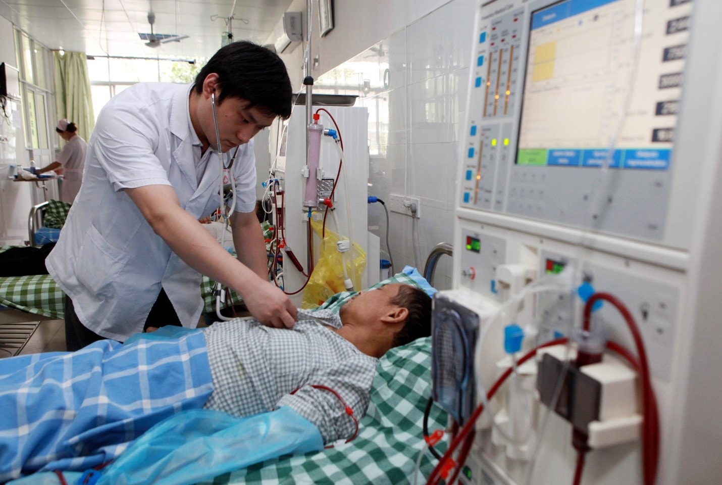 Số ca bệnh liên tục gia tăng là một trong những nguyên nhân khiến bệnh viện luôn trong tình trạng quá tải “chạy thận”. Nguồn: Shutterstock