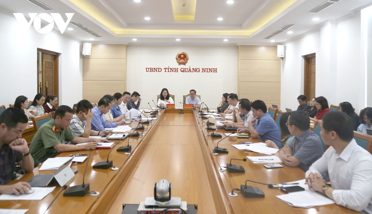 Sáng 4/4, Đài Tiếng nói Việt Nam và UBND tỉnh Quảng Ninh tổ chức cuộc họp đánh giá tiến độ triển khai các nội dung chuẩn bị khai mạc, bế mạc và chuỗi hoạt động trong khuôn khổ Liên hoan Phát thanh toàn quốc lần thứ XVII tại Quảng Ninh.