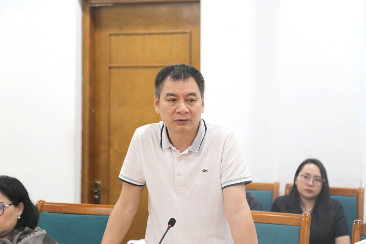 Ông Đồng Mạnh Hùng, Trưởng Ban Thư ký biên tập Đài TNVN nêu ý kiến tại cuộc họp