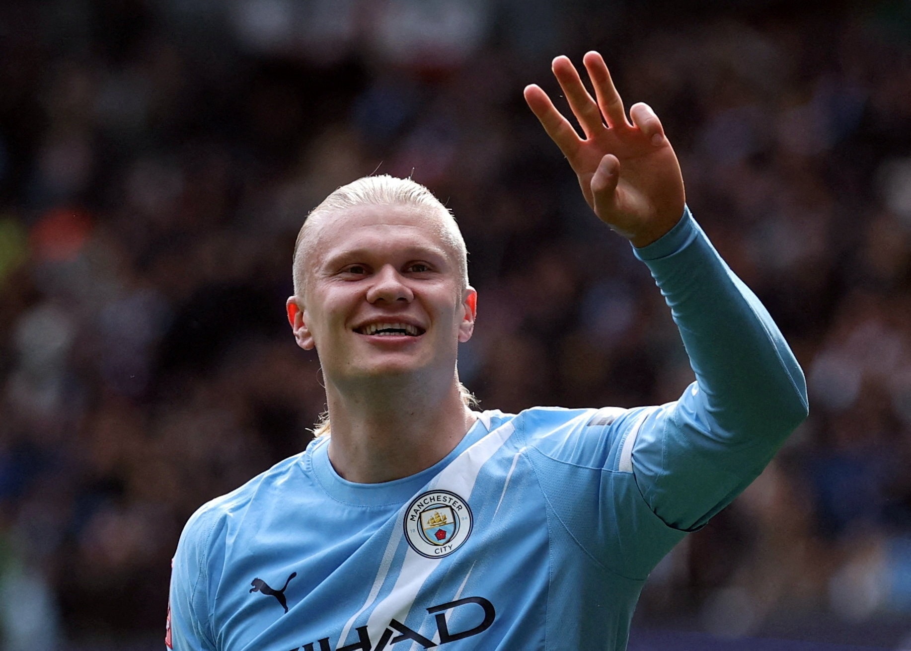 Haaland ghi 3 bàn giúp Man City thắng Liverpool 4-0.