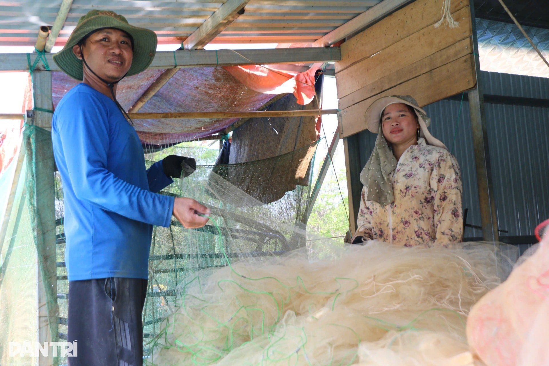 Những người làm nghề “chân không chạm đất” - 9 Những người làm nghề “chân không chạm đất” - 9