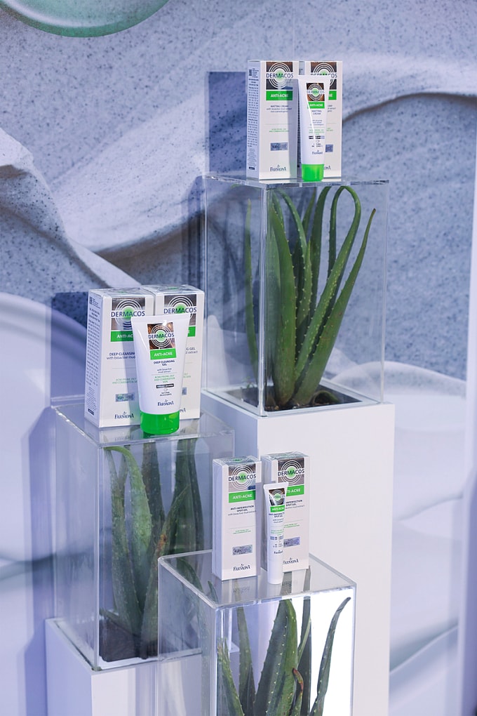 Dòng sản phẩm Farmona Dermacos gồm: gel rửa sạch sâu, gel chấm mụn và kem giảm bóng nhờn, các sản phẩm chứa bùn hoạt tính. Ảnh: EUPC Group