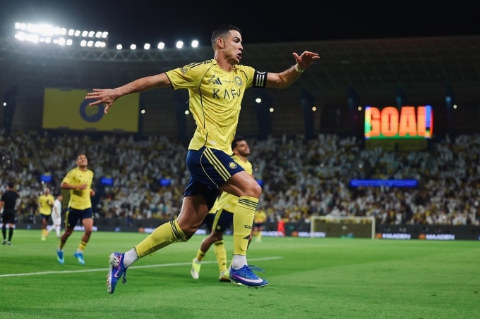 Ronaldo mừng sau khi ghi bàn vào lưới Al Najma ở vòng 27 Saudi Pro League ngày 3/4. Ảnh: Al Nassr