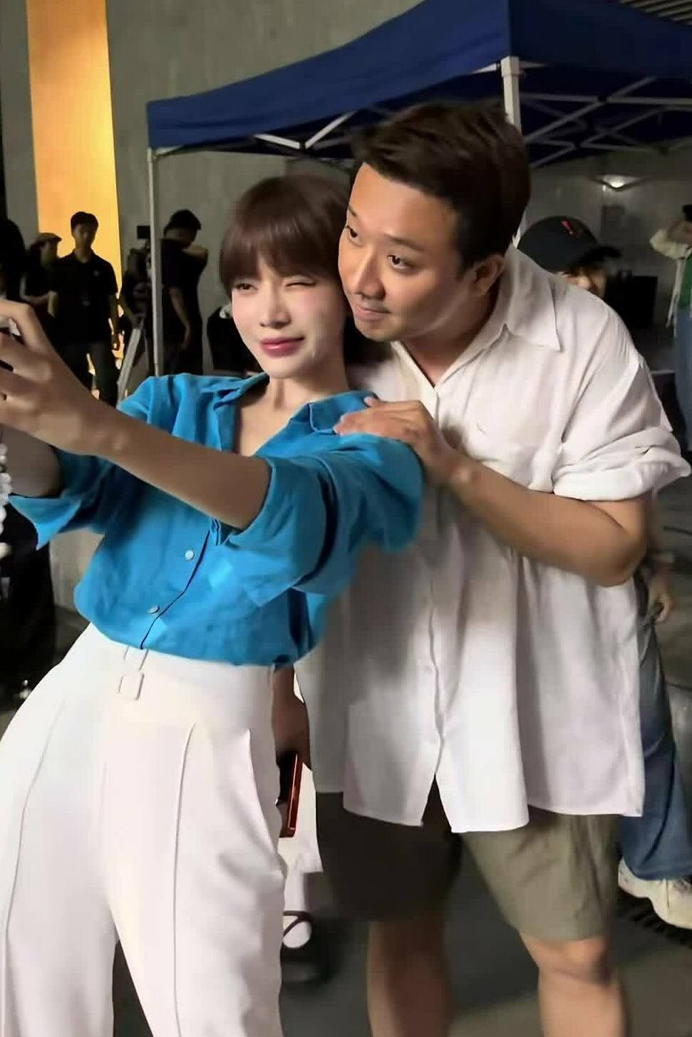 Hậu trường quay phim của Lyly với ê kíp 'Thỏ ơi'