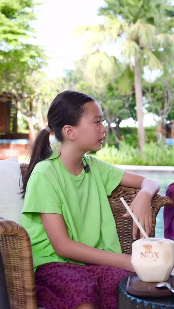 Mẹ con Đoan Trang trò chuyện về việc trẻ em dùng thiết bị điện tử