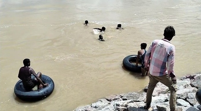 Đi tắm ao, 3 đứa trẻ tử vong thương tâm - Ảnh 1.