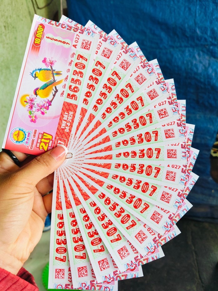 Trùng hợp giải độc đắc xổ số miền Nam ngày 4 - 4: Khách hàng may mắn tại TPHCM - Ảnh 6.