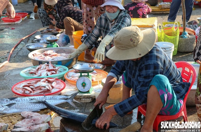 Đến chợ Nại, cảm nhận nhịp sống mặn mòi của làng biển trăm năm- Ảnh 2.