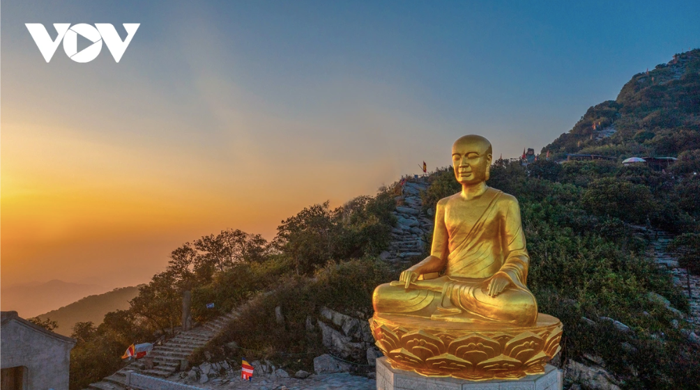 Các đại biểu quốc tế đến từ Trung Quốc, Nga, Australia, Ấn Độ, Hàn Quốc, Thái Lan, Singapore, Hungary, Mông Cổ, Hồng Kông (Trung Quốc)… và các đoàn trong nước sẽ có dịp trải nghiệm cảnh quan thiên nhiên, văn hóa của Quảng Ninh thông qua các hoạt động xuyên suốt Liên hoan.