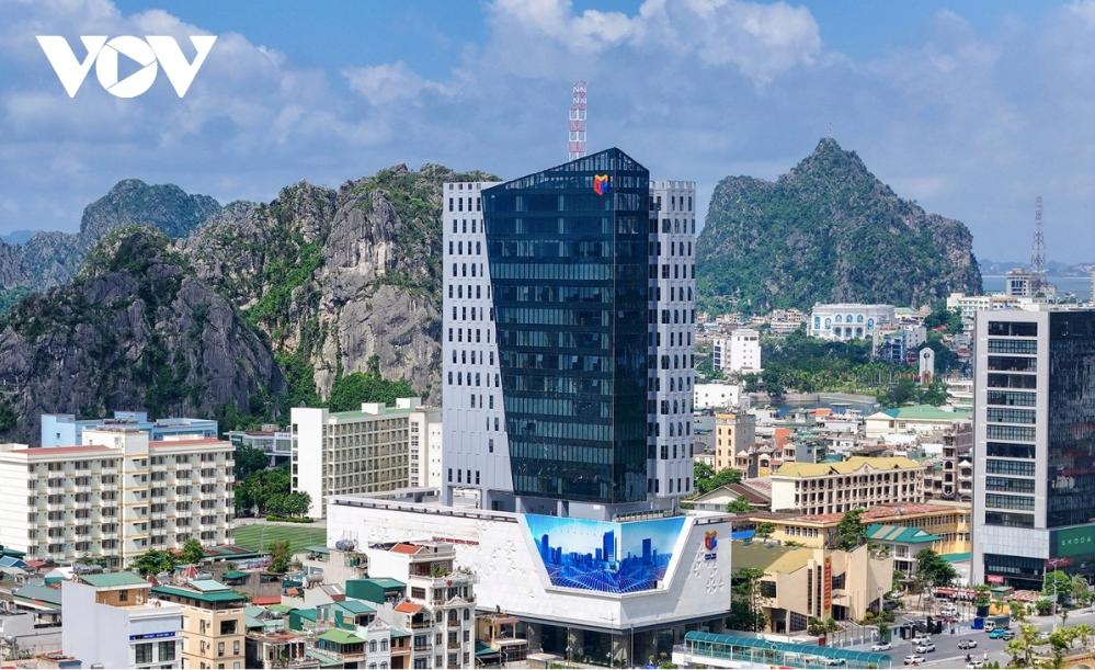 Tại trụ sở Báo và PTTH Quảng Ninh cũng sẽ diễn ra 2 hội thảo quan trọng. Trong đó, Hội thảo quốc tế về podcast “Đại lộ sáng tạo cho phát thanh trong kỷ nguyên số” ngày 12/4 có sự tham dự của 35 nhà báo, nhà sản xuất đến từ nhiều tổ chức nghề nghiệp và cơ quan phát thanh - truyền hình trong khu vực và thế giới, chia sẻ kinh nghiệm, xu hướng và mô hình phát triển podcast tại Việt Nam và thế giới.