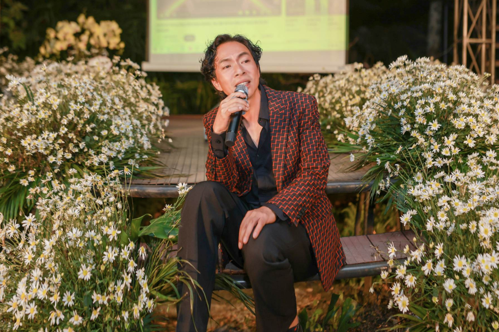 NSƯT Việt Hoàn sống độc thân ở tuổi U60.