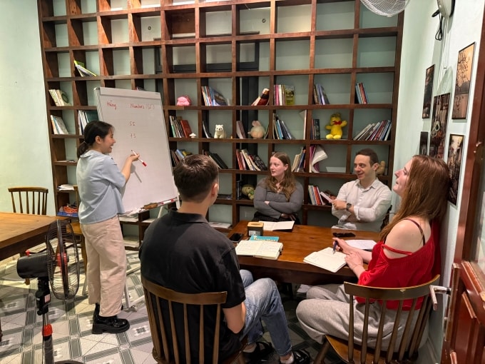 Lớp học nhập gia tùy tục miễn phí cho người nước ngoài