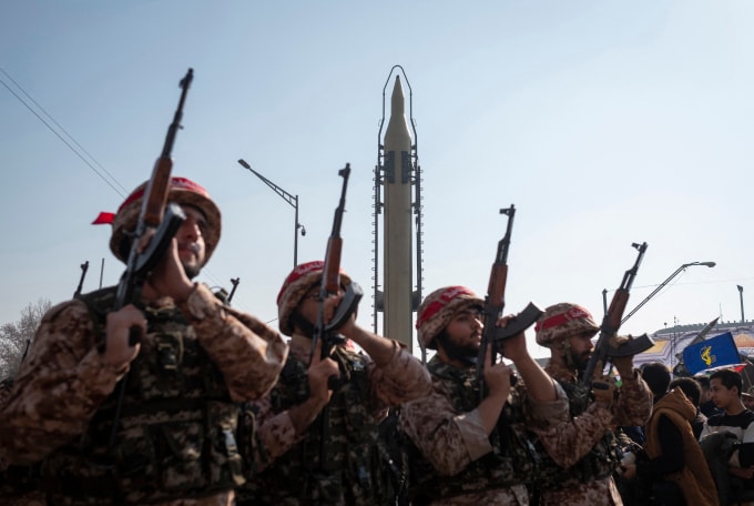 Binh sĩ lực lượng Vệ binh Cách mạng Hồi giáo Iran tại cuộc diễu hành ở Tehran tháng 1/2025. Ảnh: AFP