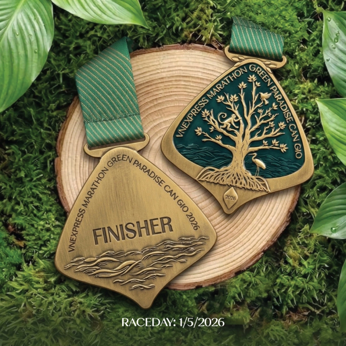 Huy chương giải đấu là món quà lưu lại kỷ niệm về hành trình khám phá vùng đất Cần Giờ. Ảnh: VnExpress Marathon