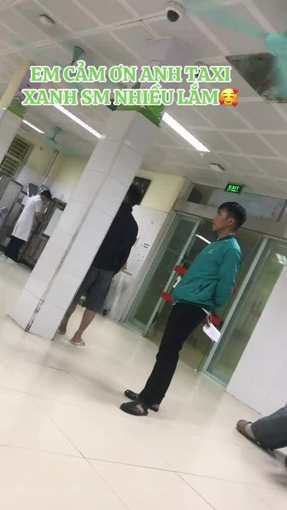 Tài xế công nghệ ứng tiền, làm thủ tục viện phí cho khách lạ