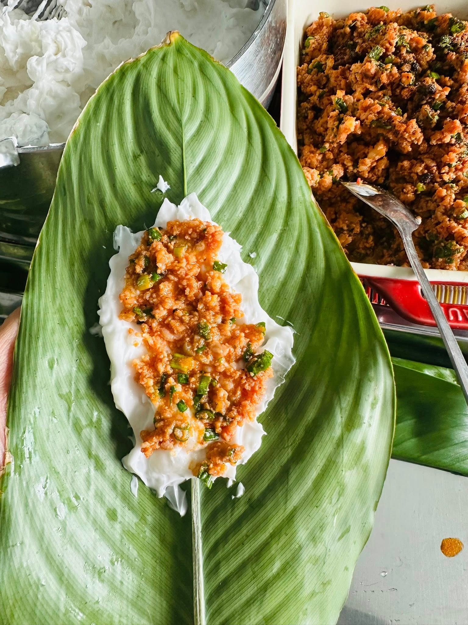 4 Món bánh đặc sản Huế giá rẻ , khách ăn chục chiếc chưa chán - Ảnh 4. 4 Món bánh đặc sản Huế giá rẻ , khách ăn chục chiếc chưa chán - Ảnh 4.