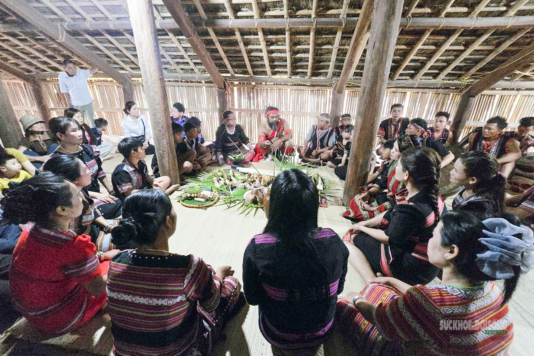 Theo nhịp cồng chiêng vào lễ cầu an của người S'tiêng- Ảnh 8.
