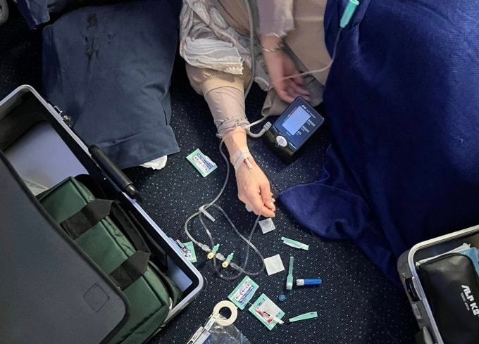 Bệnh nhân người Nhật Bản ngất xỉu giữa chuyến bay. Ảnh: Bác sĩ cung cấp