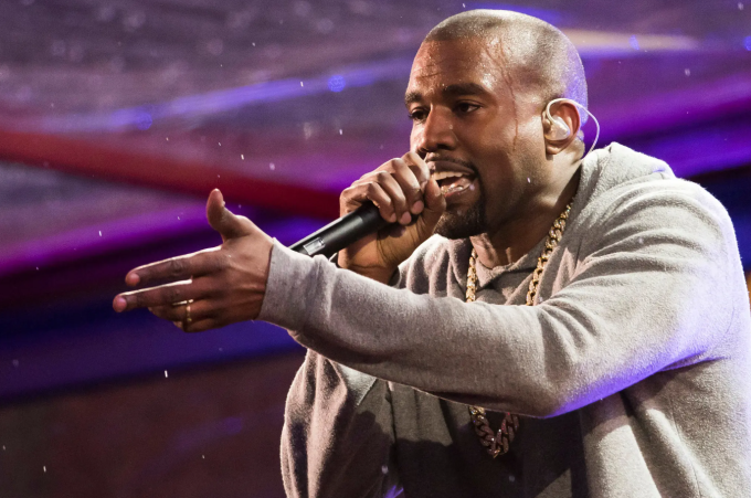 Kanye West biểu diễn tại Quảng trường Thời đại, New York, Mỹ năm 2014. Ảnh: AP