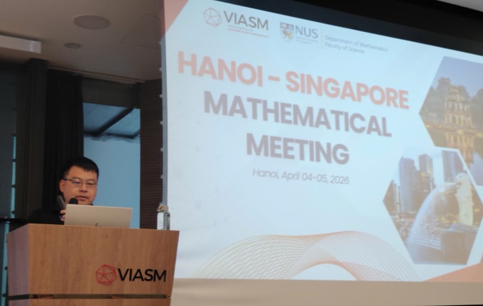 Giáo sư Han Fei tại hội thảo sáng ngày 5/4. Ảnh: Khánh Linh