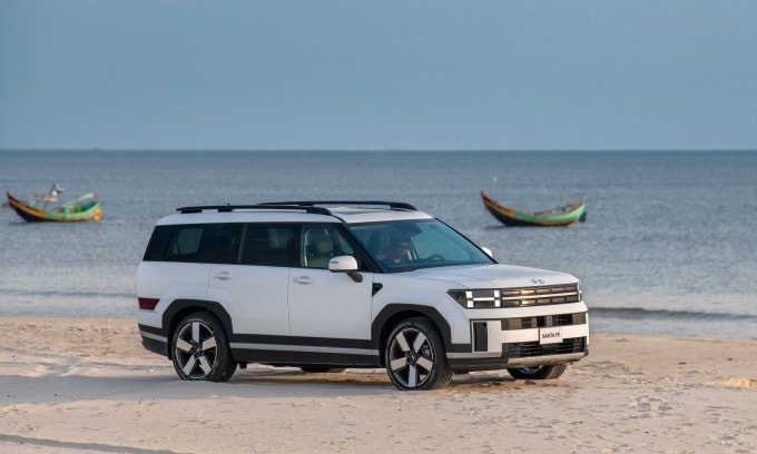 Santa Fe giảm giá 220 triệu đồng cho xe sản xuất năm 2025. Ảnh: Hyundai