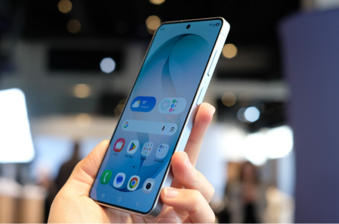 Thiết kế Galaxy S26+. Ảnh: Samsung