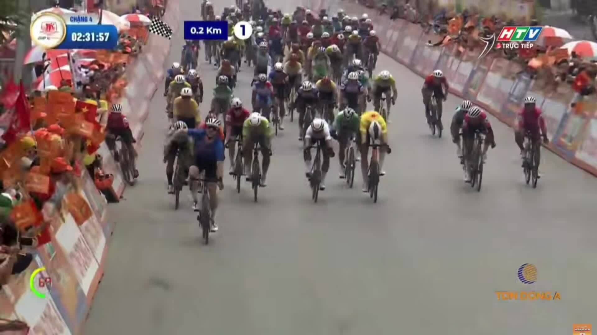 Lộ diện ‘Vua nước rút’ ở giải xe đạp xuyên Việt