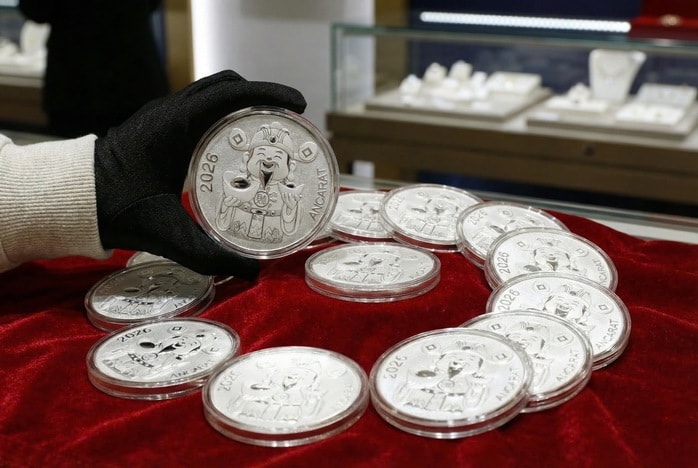 Giá bạc hôm nay 6 - 4: Giảm mạnh , bạc Phú Qúy , Ancarat quanh 2 , 8 triệu đồng / lượng - Ảnh 2.